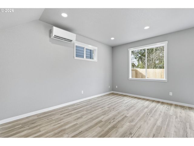 3163 Ne 117th Ave, Portland, OR 97220