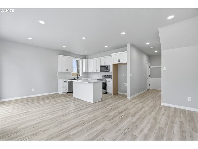 3163 Ne 117th Ave, Portland, OR 97220