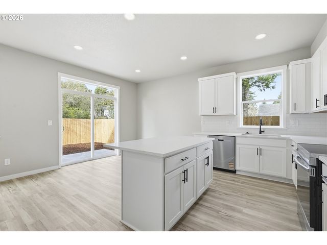 3163 Ne 117th Ave, Portland, OR 97220