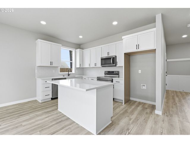 3163 Ne 117th Ave, Portland, OR 97220