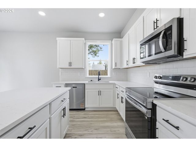 3163 Ne 117th Ave, Portland, OR 97220