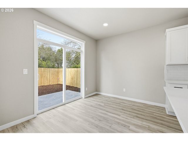 3163 Ne 117th Ave, Portland, OR 97220