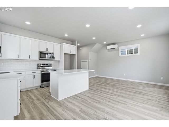 3163 Ne 117th Ave, Portland, OR 97220