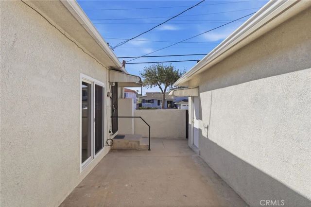 22939 Ocean Avenue, Torrance, CA 90505