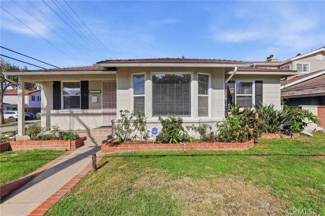 22939 Ocean Avenue, Torrance, CA 90505