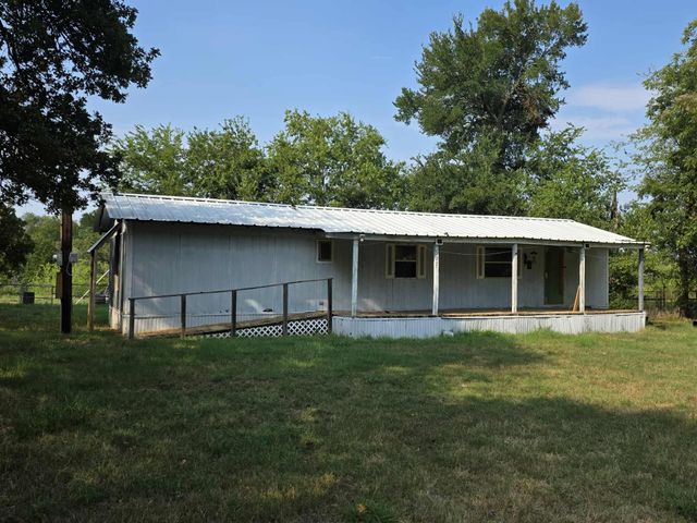 905 E Sears Street, Denison, TX 75020