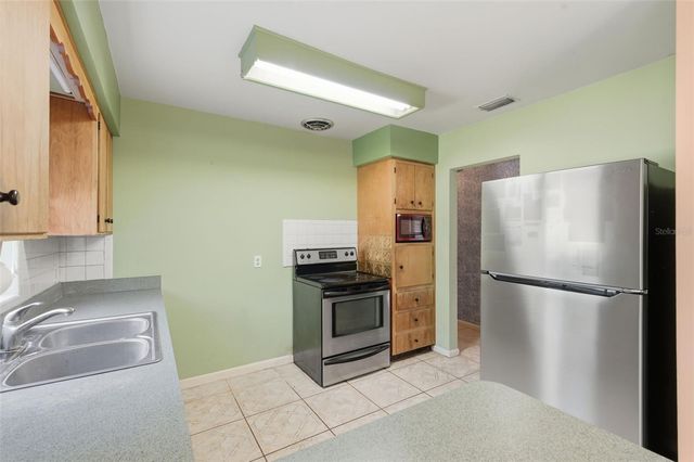 1715 W OVERPAR DRIVE, Tampa, FL 33612