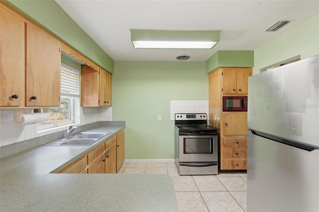 1715 W OVERPAR DRIVE, Tampa, FL 33612