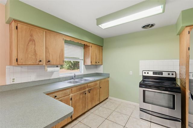 1715 W OVERPAR DRIVE, Tampa, FL 33612