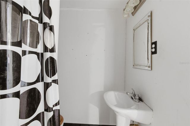 1715 W OVERPAR DRIVE, Tampa, FL 33612