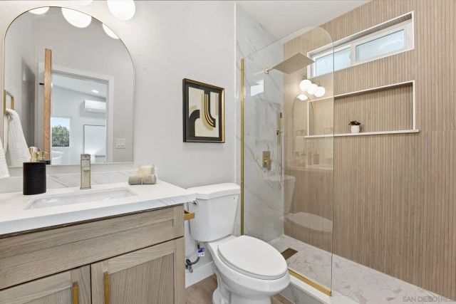 2565 Hopkins St, San Diego, CA 92139