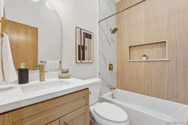 2565 Hopkins St, San Diego, CA 92139