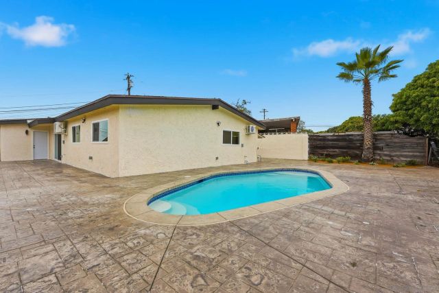 2565 Hopkins St, San Diego, CA 92139