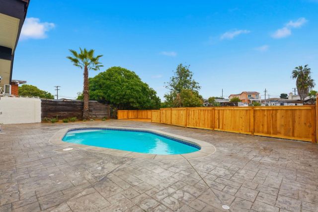 2565 Hopkins St, San Diego, CA 92139