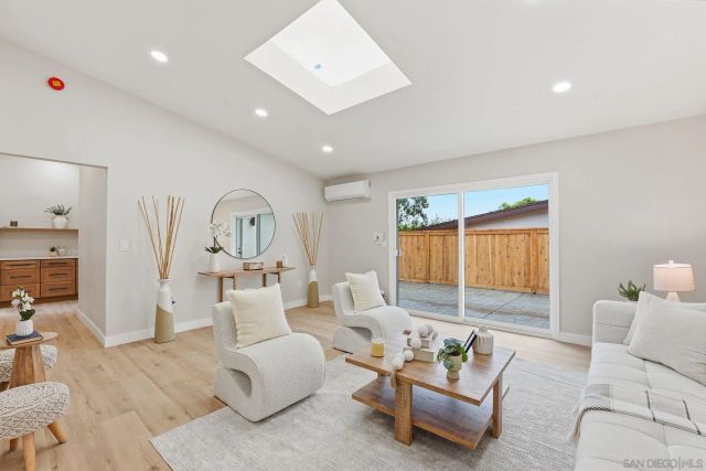 2565 Hopkins St, San Diego, CA 92139