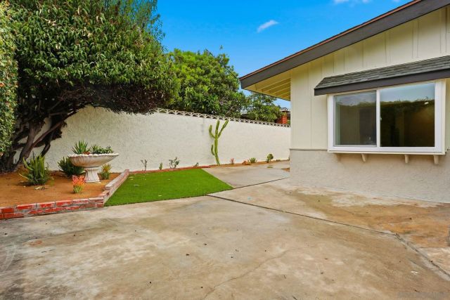 2565 Hopkins St, San Diego, CA 92139