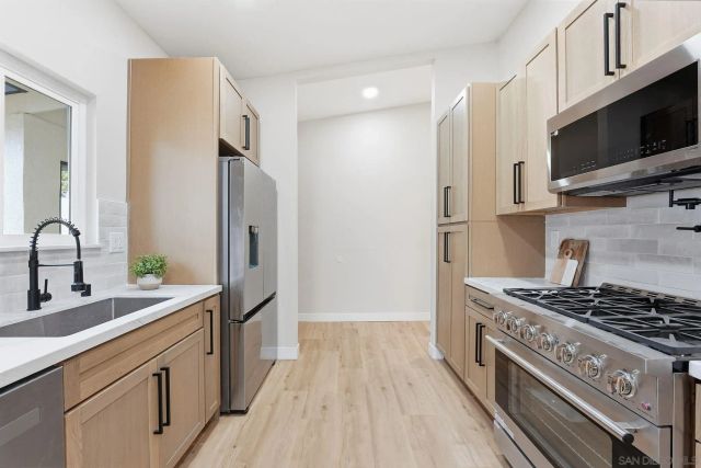 2565 Hopkins St, San Diego, CA 92139