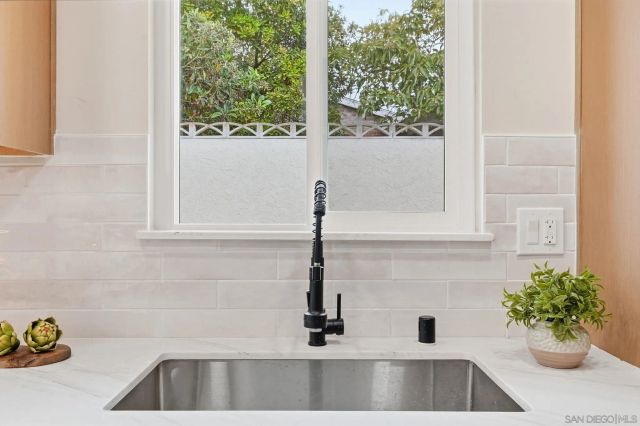 2565 Hopkins St, San Diego, CA 92139