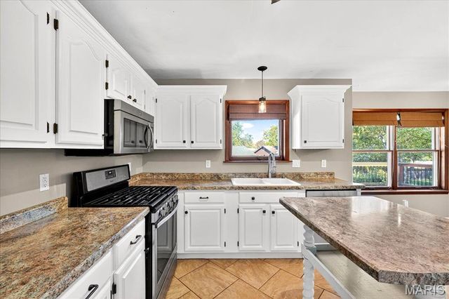 14 Horizon Drive, St Peters, MO 63376