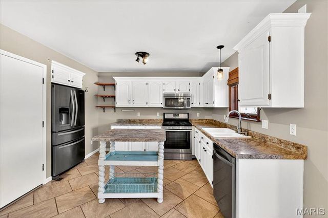 14 Horizon Drive, St Peters, MO 63376