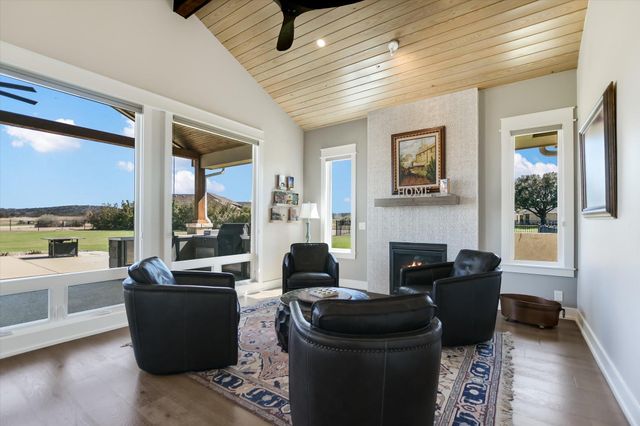 106 Rangeway CIR, Kingsland, TX 78639