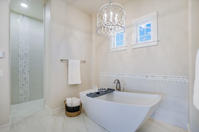 106 Rangeway CIR, Kingsland, TX 78639