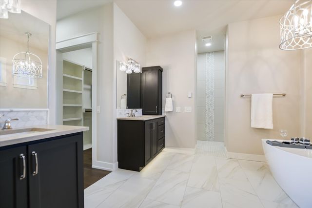 106 Rangeway CIR, Kingsland, TX 78639