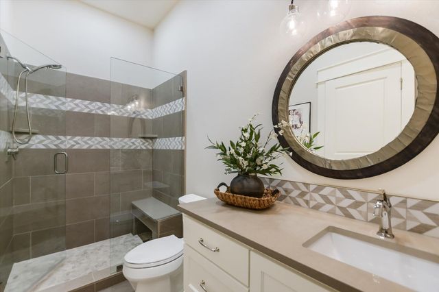 106 Rangeway CIR, Kingsland, TX 78639