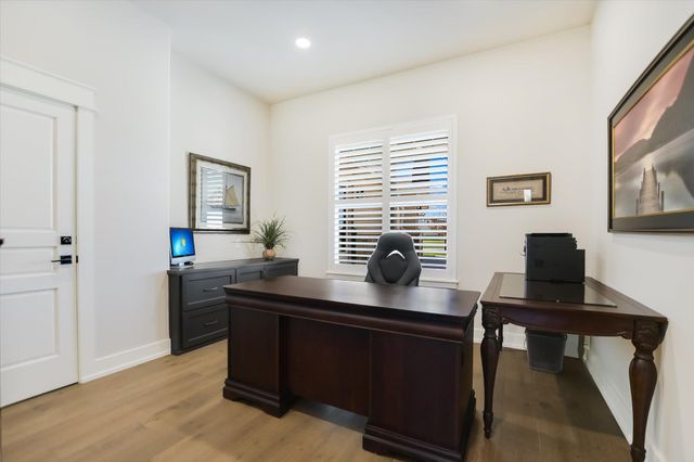 106 Rangeway CIR, Kingsland, TX 78639