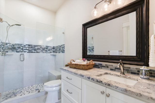 106 Rangeway CIR, Kingsland, TX 78639