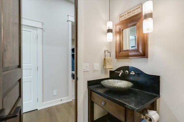 106 Rangeway CIR, Kingsland, TX 78639