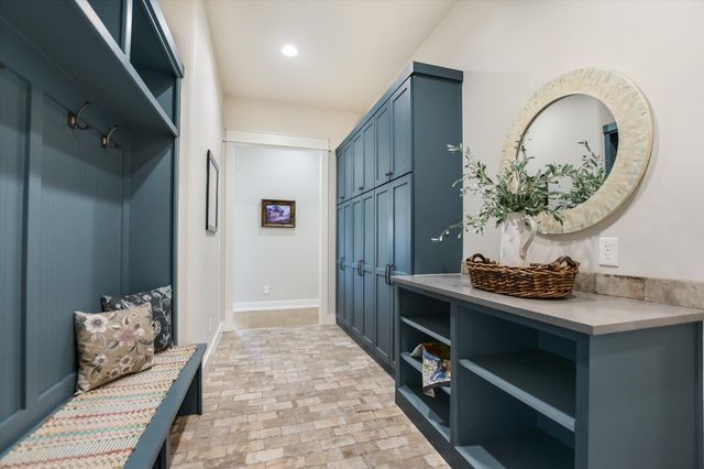 106 Rangeway CIR, Kingsland, TX 78639