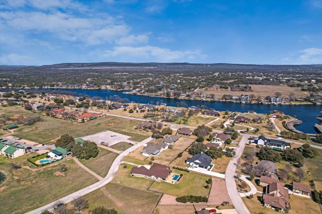 106 Rangeway CIR, Kingsland, TX 78639