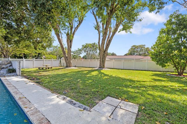 9902 NW 20th Street, Coral Springs, FL 33071