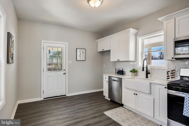 28 W GREENWOOD AVE, Oaklyn, NJ 08107