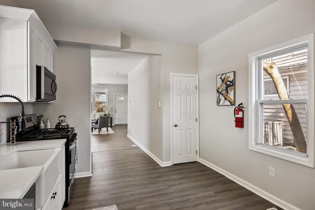 28 W GREENWOOD AVE, Oaklyn, NJ 08107