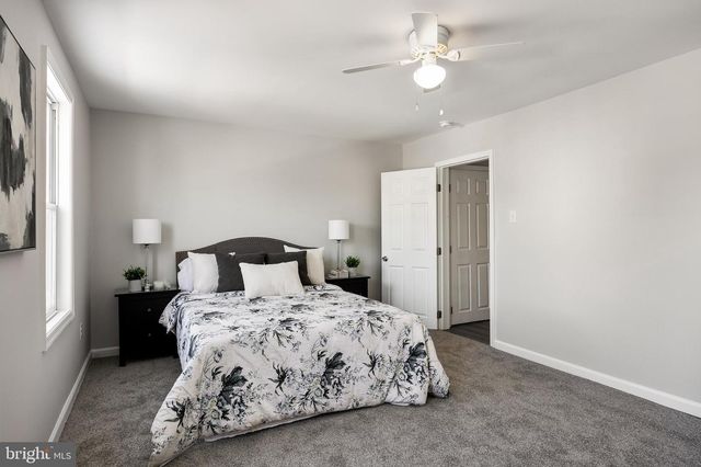 28 W GREENWOOD AVE, Oaklyn, NJ 08107