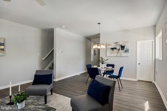 28 W GREENWOOD AVE, Oaklyn, NJ 08107