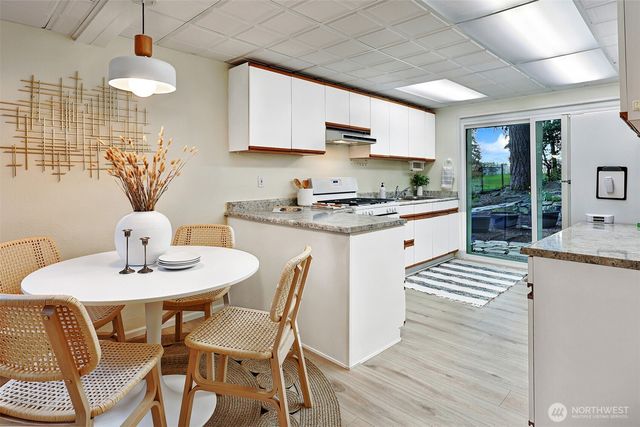 14727 SE 145th Place, Renton, WA 98059