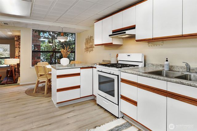 14727 SE 145th Place, Renton, WA 98059