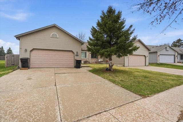 620 Constitution Lane, Deforest, WI 53532
