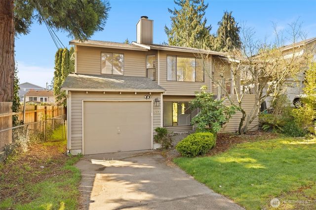 917 N 100th Street, Seattle, WA 98133