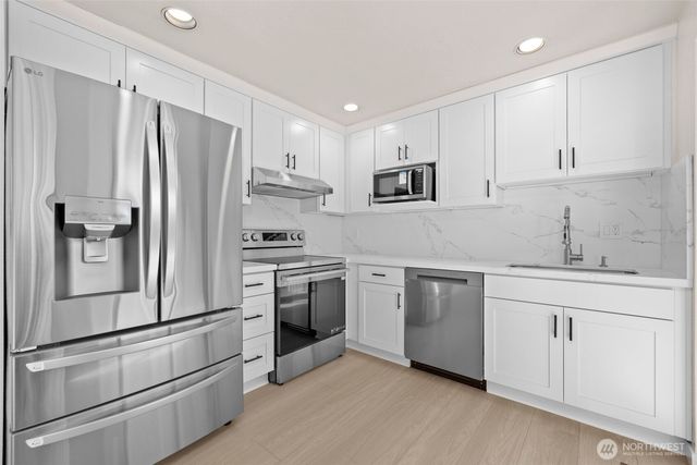 917 N 100th Street, Seattle, WA 98133