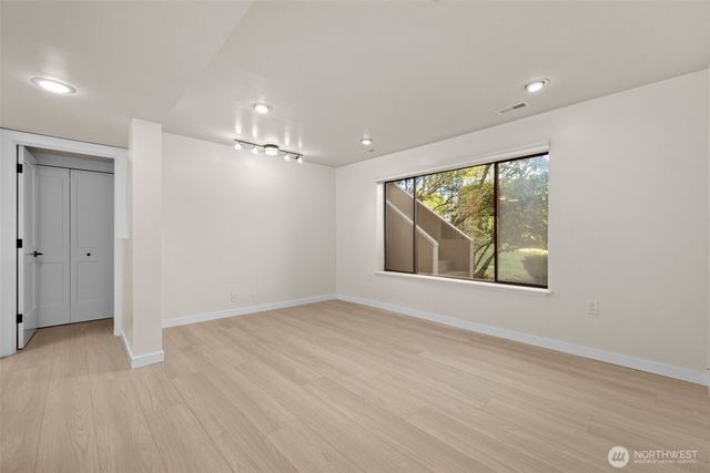 917 N 100th Street, Seattle, WA 98133