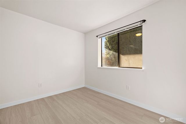 917 N 100th Street, Seattle, WA 98133
