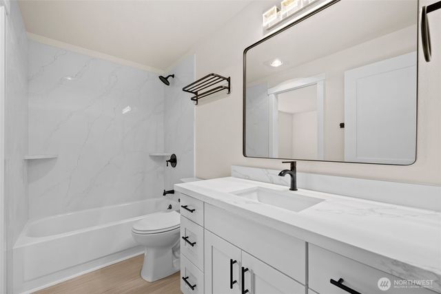 917 N 100th Street, Seattle, WA 98133