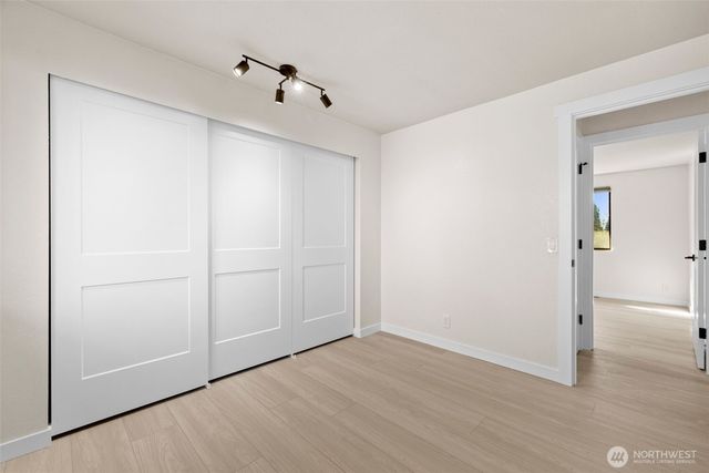917 N 100th Street, Seattle, WA 98133