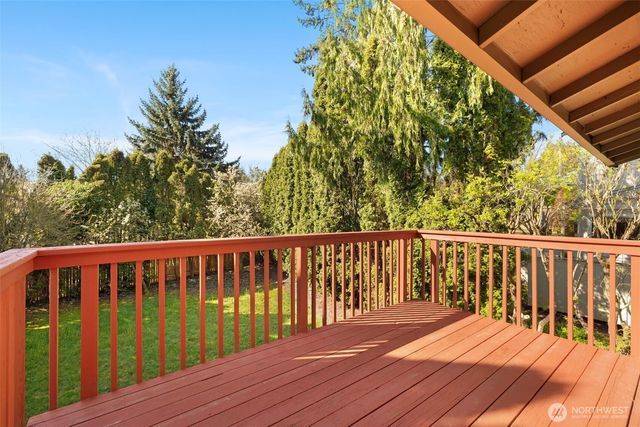 917 N 100th Street, Seattle, WA 98133