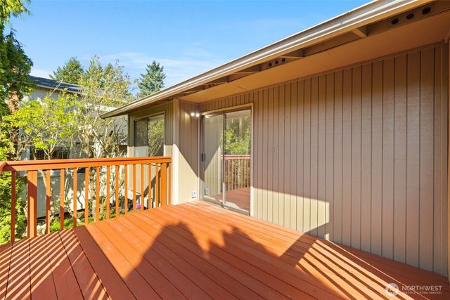 917 N 100th Street, Seattle, WA 98133