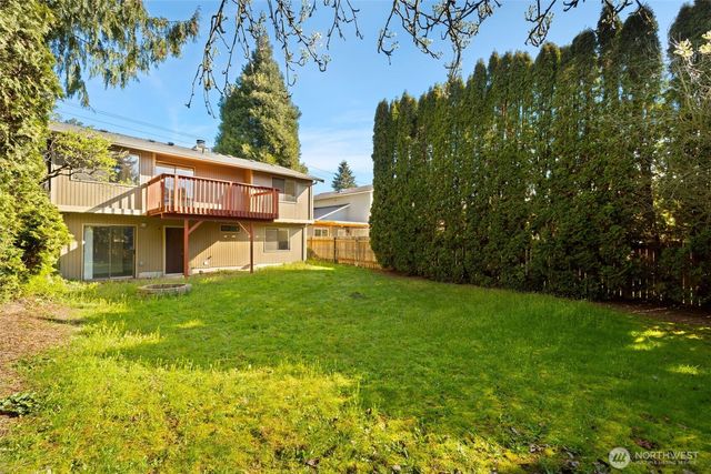 917 N 100th Street, Seattle, WA 98133